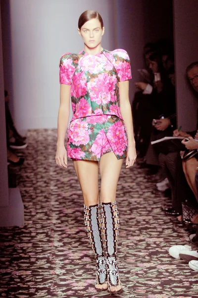 Look 9